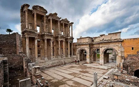 2 Days Ephesus and Pamukkale Tour by Plane from Istanbul