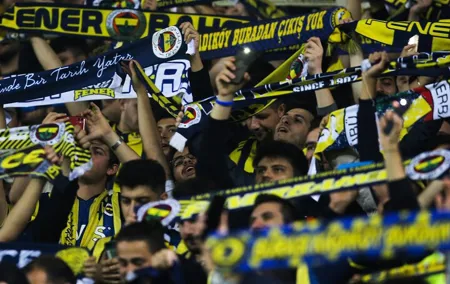 Istanbul: Live a football game and Turkish passion like a Local
