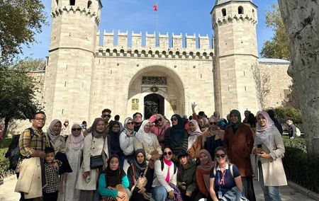 Istanbul Old Town Day Tour with Guide Included
