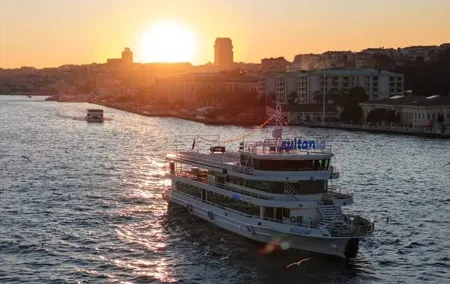 Gourmet Bosphorus Breakfast Cruise in Istanbul