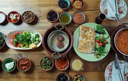 Private Brunch,Dinner & Nightlife Tour in a most popular District