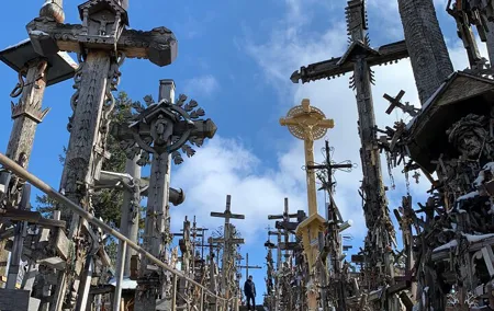 5,5 Hour Small Group Tour to Hill of Crosses from Riga