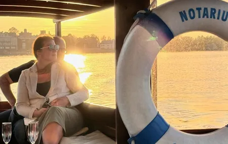 Riga: Evening or Sunset Boat Tour with Drink and Audio Guide