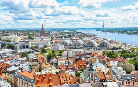 Private Custom Walking Tour with a Local Guide in Riga