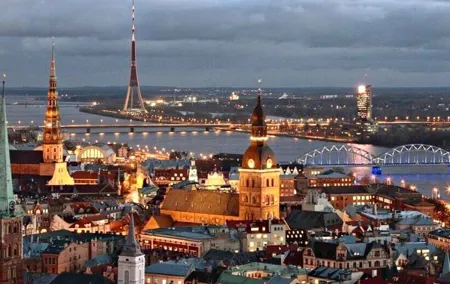Riga Old Town, C Market & Art Nouveau Guided Walking Tour