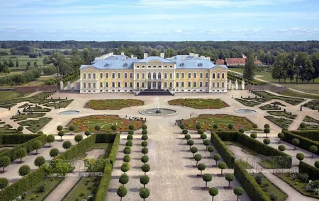 Full-Day Rundale Palace Tour from Riga