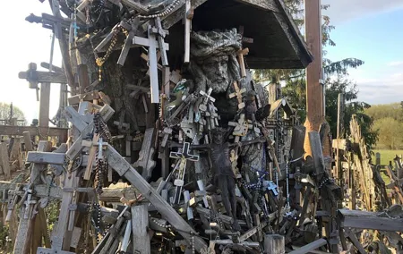 Private transfer Riga - Hill of Crosses - Riga