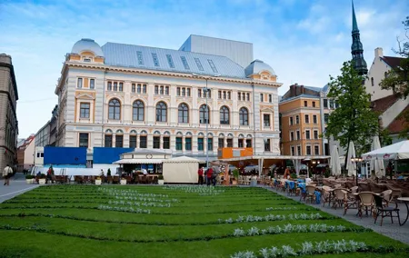 Riga Private Walking Tour with a Local
