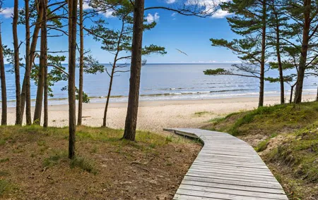 Full-Day Private Trip to Jurmala, Fisherman Villages and Nature Trails from Riga