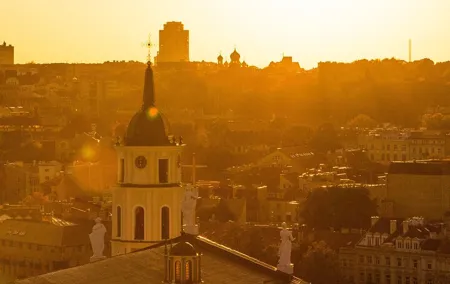 Private Riga Vilnius Transfer and Tour