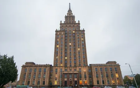 Alternative Riga: Central market and Moscow suburb tour