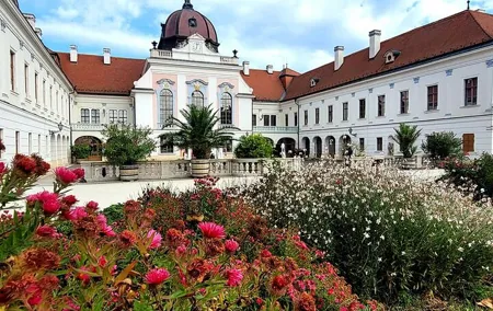 Private Sissi Palace tour in Godollo city with Puszta tour option