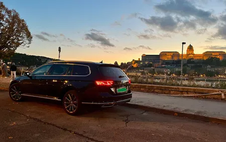 8-hour private Budapest city tour by car / minivan