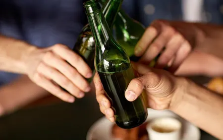 One hour Hen or Stag private party boat Budapest with unlimited beer and wine
