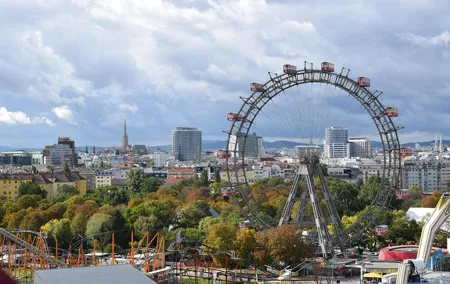 Private Transfer from Budapest to Vienna with 2h of Sightseeing