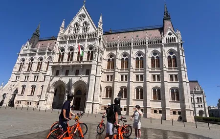 Historical Bike Tour of Budapest 2.5 Hours with Local Guide