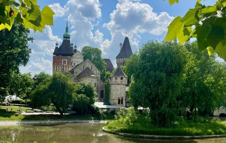 Discovering Budapest's hot pools and heroes: a self-guided audio tour