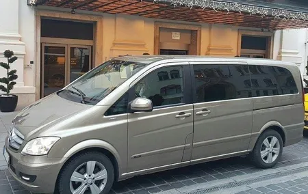 One way private transfer from Budapest cruise port to Budapest hotels