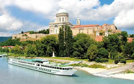 Private All Day Danube Bend Tour From Budapest with lunch, entrance fee, cruise