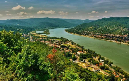 Private Danube Bend Experience with a comfortable air conditioned car
