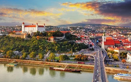 Budapest-Vienna One-Way Sightseeing Transfer
