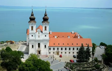 Lake Balaton and Herend: Private Day Tour from Budapest