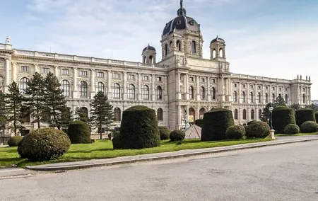 Private tour of Vienna from Budapest with private guide and transport