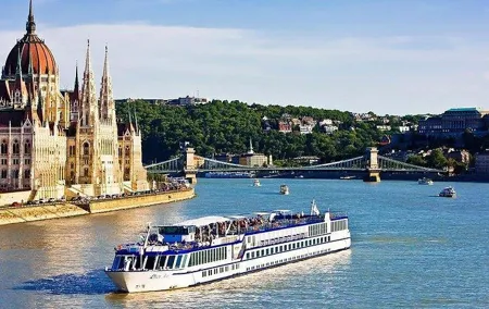 Budapest all in one: private 6 hours city tour& cruise, private airport transfer
