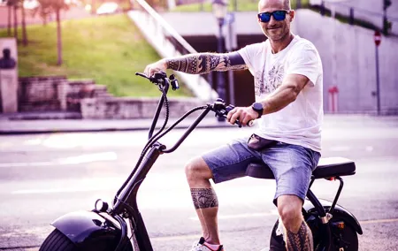 Private Stag Do Tour: Fun E-Scooter Ride with Games in Budapest