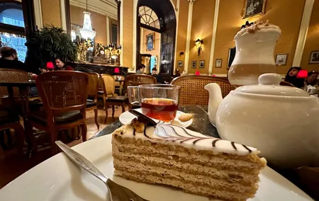 Budapest Urban Treats - Private Tour of Coffee Houses with Hungarian Desserts