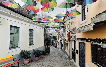 Winetaste in Szentendre, Budapest's Soho, private tour