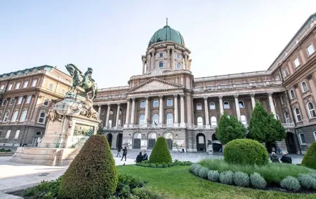 BudaCastle walking tour and Daytime Danube cruise Margaret Island
