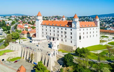 Private Transfer from Budapest to Bratislava with 2h of Sightseeing