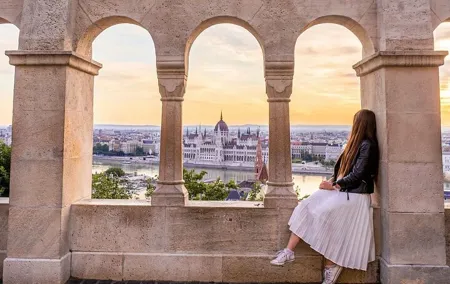 PRIVATE GUIDED Budapest walking tour with coffee break in 120 min