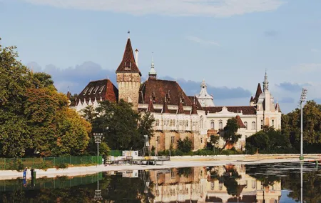 Budapest Must-See Private Tour with Local Expert Guide