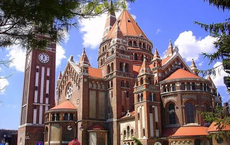 Home to Hungarian paprika, Szeged with private guide by car!