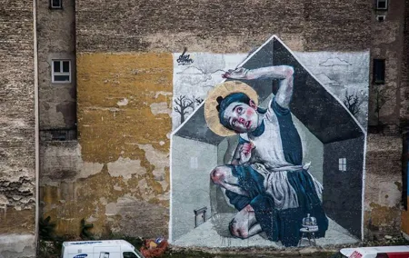 Budapest Urban Art - Street Art Tour with a Drink in a Ruin Bar