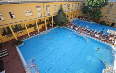 Budapest with Thermal Spa, Basilica Tour and Cruise
