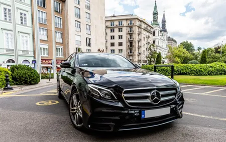 Airport Transfer and City Orientation Private Tour in Budapest