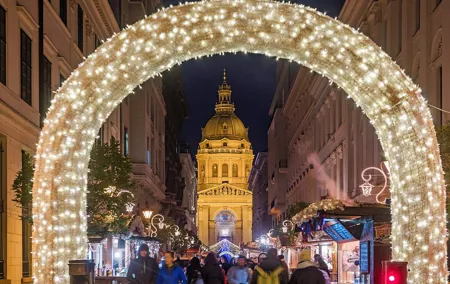 Christmas in Budapest: Merry Walking Tour of the Christmas Market