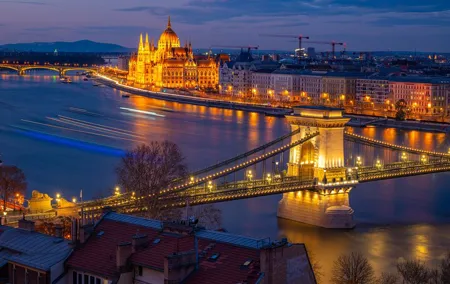 Private Budapest Tour with Thermal Bath or Market Visit