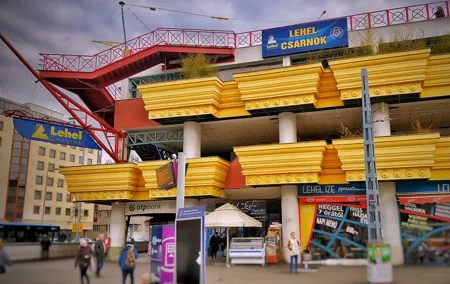 Private Tour Of the Lehel Square Market