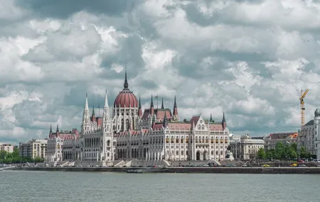Touristic highlights of Budapest on a Private half day tour with a local