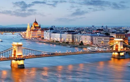 10 days private sightseeing tour from Budapest to Prague