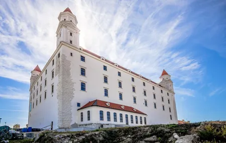 Budapest - Vienna private transfer with Bratislava tour