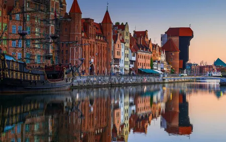 Gdansk, Sopot and Gdynia Tour with Private Car and Local Cuisine