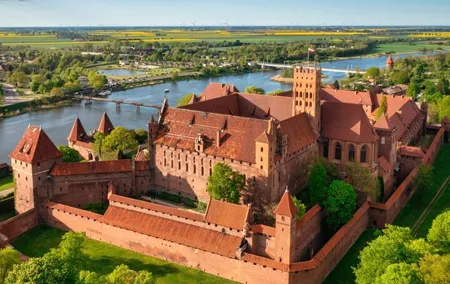 From Gdansk Malbork Castle Guided Tour with Hotel Pick Up