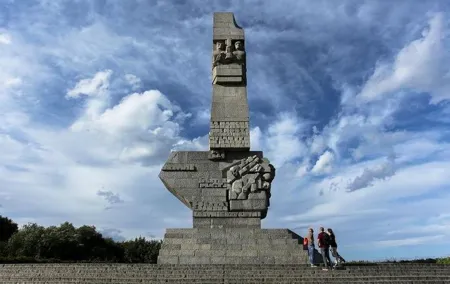 Westerplatte - 2h private trip by luxury car|