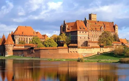 Malbork Castle and Westerplatte Tour with Lunch