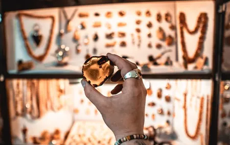 1 hour Gdansk Amber Workshop Tour
